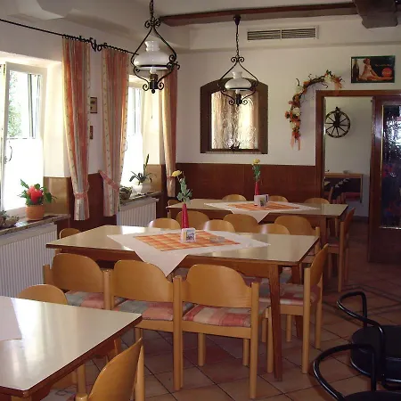 In Der Exlau Herberg Neuhaus (Muhlievertel)